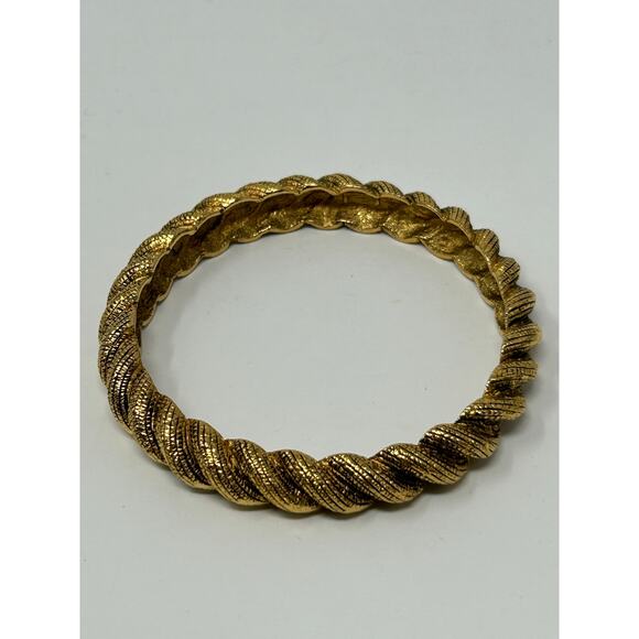 Vintage Chanel Made in France Twist Bangle - Picture 16 of 16